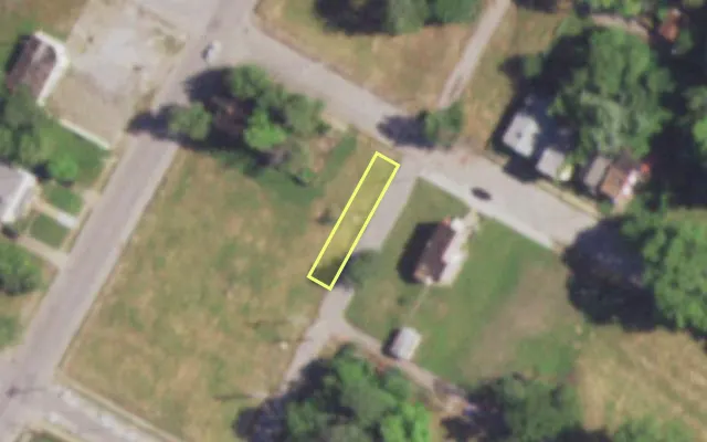 Aerial view of 4456 COTE BRILLIANTE AV — vacant lot, St. Louis with approximate parcel outline