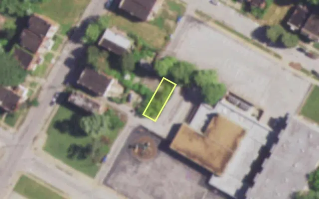 Aerial view of 3052 R MARCUS AV — vacant lot, St. Louis with approximate parcel outline