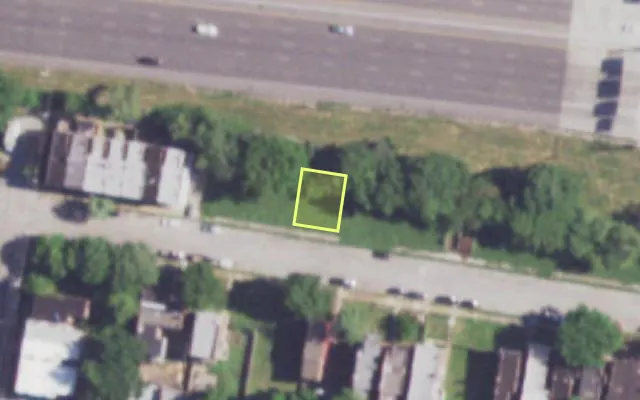 Aerial view of 2733 GEYER AV — vacant lot, St. Louis with approximate parcel outline