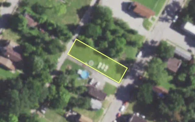 Aerial view of 2729 ARLINGTON AV — vacant lot, St. Louis with approximate parcel outline