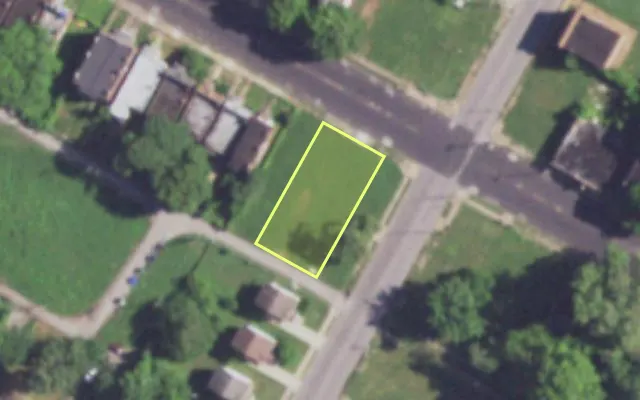 Aerial view of 4102 W LEE AV — vacant lot, St. Louis with approximate parcel outline