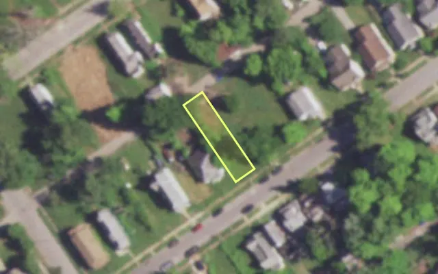 Aerial view of 4923 DAVISON AV — vacant lot, St. Louis with approximate parcel outline