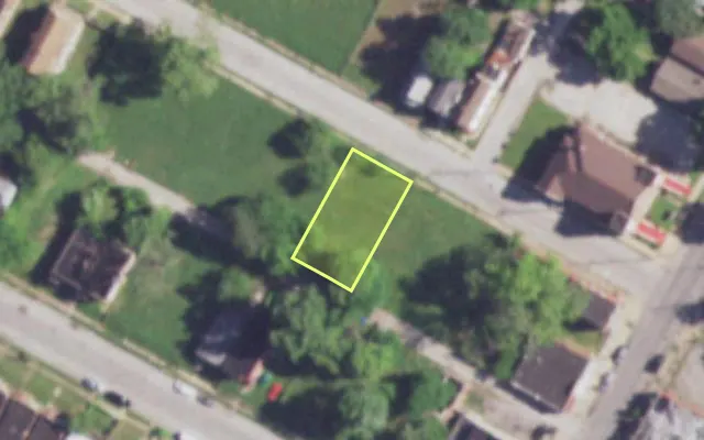 Aerial view of 4422 PENROSE ST — vacant lot, St. Louis with approximate parcel outline
