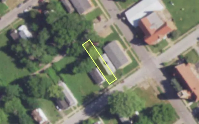 Aerial view of 5271 WREN AV — vacant lot, St. Louis with approximate parcel outline