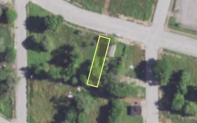 Aerial view of 2610 HEBERT ST — vacant lot, St. Louis with approximate parcel outline