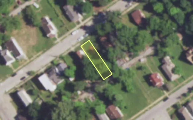 Aerial view of 5028 BEACON AV — vacant lot, St. Louis with approximate parcel outline