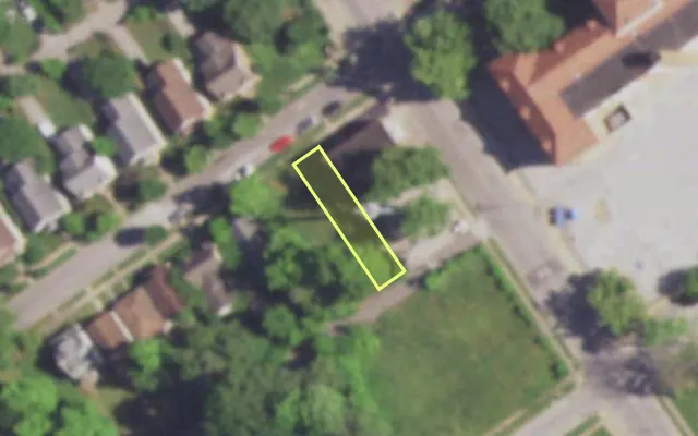 Aerial view of 4970 DAVISON AV — vacant lot, St. Louis with approximate parcel outline