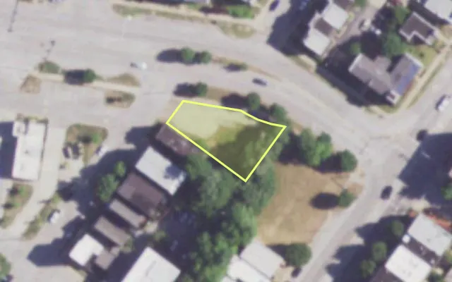 Aerial view of 1220 LAFAYETTE AV — vacant lot, St. Louis with approximate parcel outline
