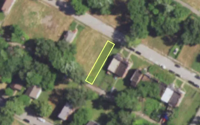 Aerial view of 4546 COTTAGE AV — vacant lot, St. Louis with approximate parcel outline