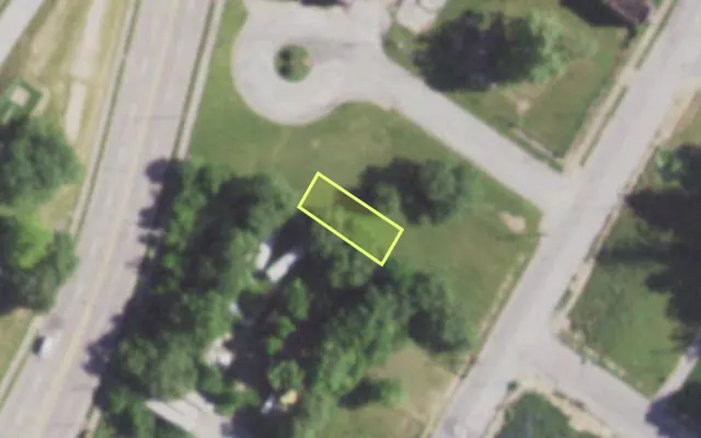 Aerial view of 1350 COCKRILL ST — vacant lot, St. Louis with approximate parcel outline