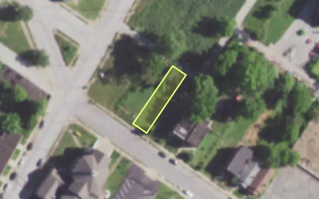 Aerial view of 5983 WELLS AV — vacant lot, St. Louis with approximate parcel outline