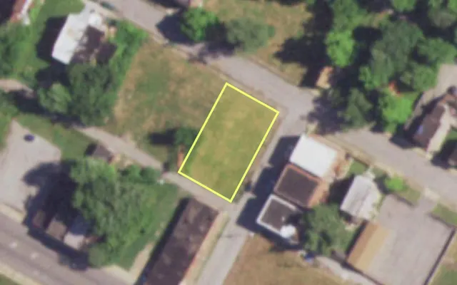 Aerial view of 1517 DEER ST — vacant lot, St. Louis with approximate parcel outline