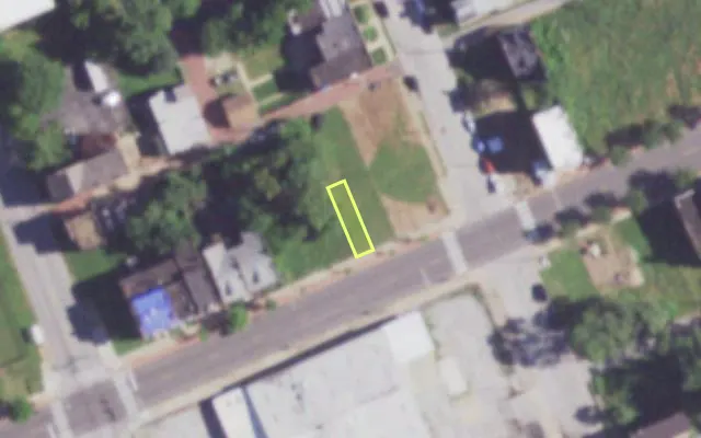 Aerial view of 2109 SALISBURY ST — vacant lot, St. Louis with approximate parcel outline