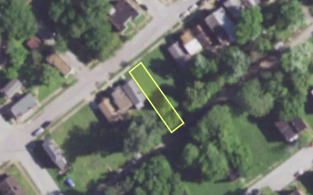 Aerial view of 1906 LINTON AV — vacant lot, St. Louis with approximate parcel outline