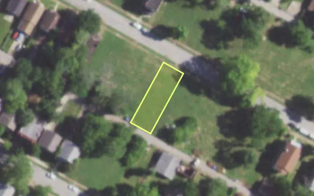 Aerial view of 5860 TERRY AV — vacant lot, St. Louis with approximate parcel outline