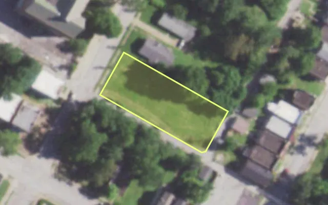 Aerial view of 2916 ARLINGTON AV — vacant lot, St. Louis with approximate parcel outline