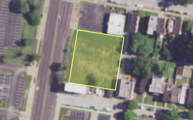 Aerial view of 3914 S BROADWAY — vacant lot, St. Louis with approximate parcel outline