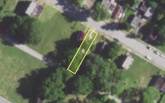 Aerial view of 5638 WABADA AV — vacant lot, St. Louis with approximate parcel outline