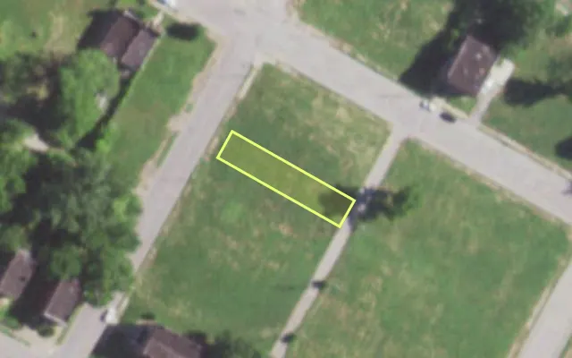 Aerial view of 1968 CLARA AV — vacant lot, St. Louis with approximate parcel outline
