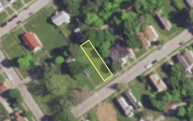 Aerial view of 4919 BEACON AV — vacant lot, St. Louis with approximate parcel outline