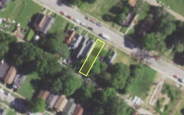 Aerial view of 5660 ROOSEVELT PL — vacant lot, St. Louis with approximate parcel outline