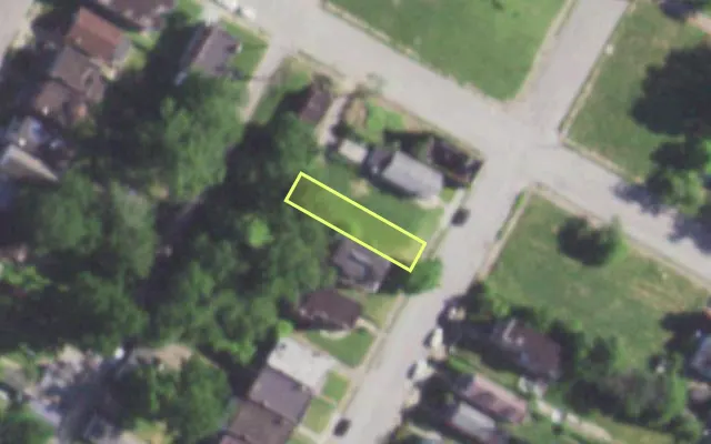 Aerial view of 1961 ARLINGTON AV — vacant lot, St. Louis with approximate parcel outline