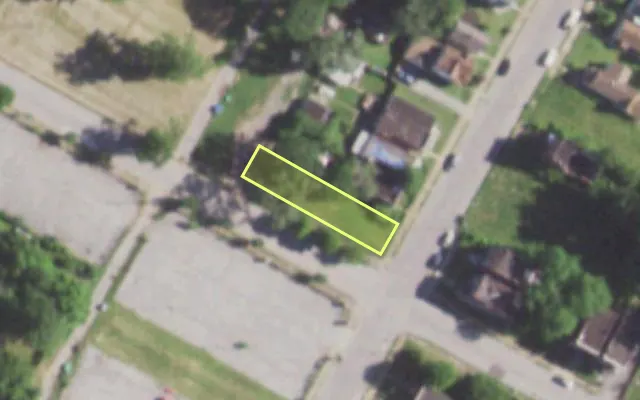 Aerial view of 1901 BELT AV — vacant lot, St. Louis with approximate parcel outline