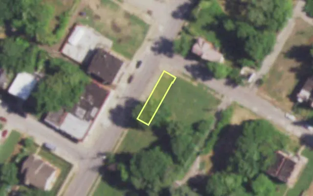 Aerial view of 4664 KENNERLY AV — vacant lot, St. Louis with approximate parcel outline
