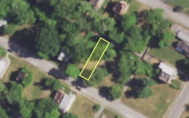 Aerial view of 4527 COTE BRILLIANTE AV — vacant lot, St. Louis with approximate parcel outline