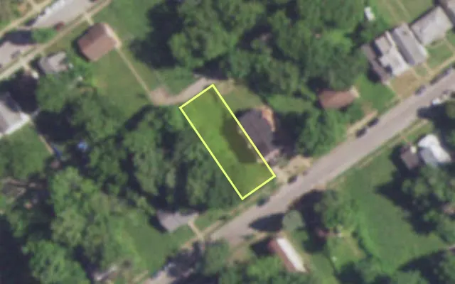 Aerial view of 5237 ROBIN AV — vacant lot, St. Louis with approximate parcel outline