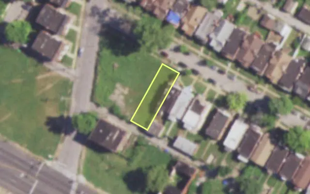 Aerial view of 4880 SACRAMENTO AV — vacant lot, St. Louis with approximate parcel outline