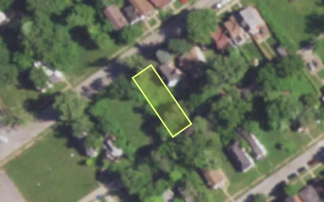 Aerial view of 5036 THRUSH AV — vacant lot, St. Louis with approximate parcel outline