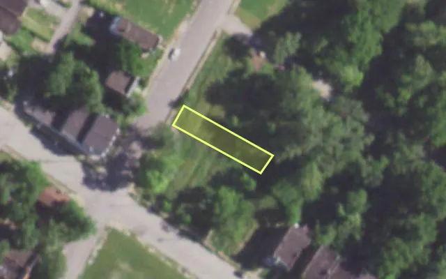 Aerial view of 1410 ARLINGTON AV — vacant lot, St. Louis with approximate parcel outline