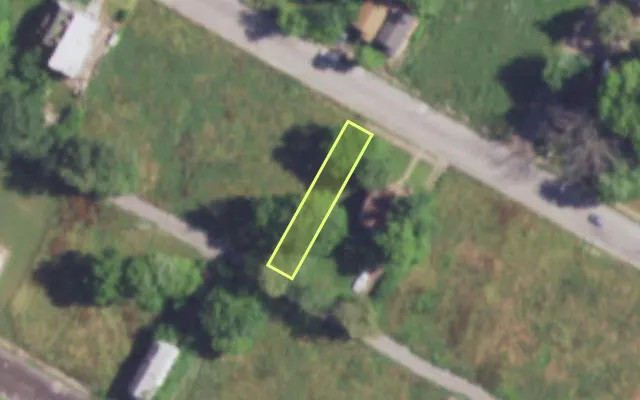 Aerial view of 4322 W LABADIE AV — vacant lot, St. Louis with approximate parcel outline