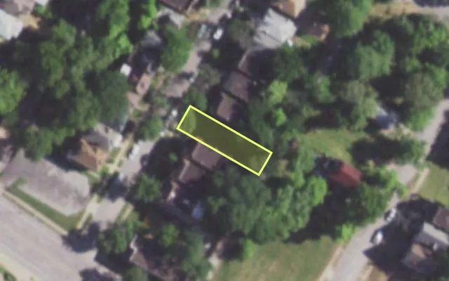 Aerial view of 1320 TEMPLE PL — vacant lot, St. Louis with approximate parcel outline