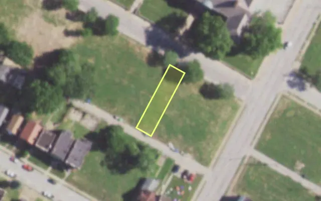 Aerial view of 5812 KENNERLY AV — vacant lot, St. Louis with approximate parcel outline