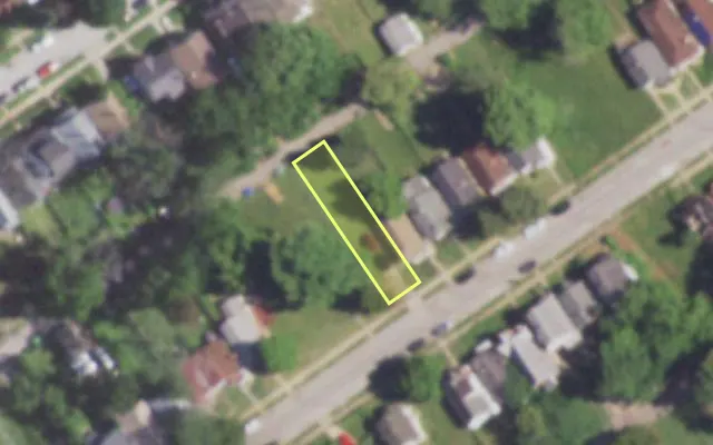 Aerial view of 4731 THRUSH AV — vacant lot, St. Louis with approximate parcel outline