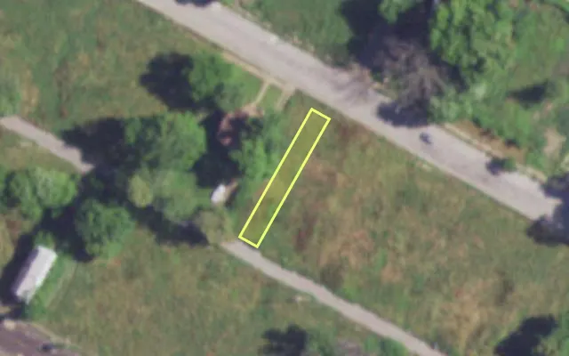 Aerial view of 4310 W LABADIE AV — vacant lot, St. Louis with approximate parcel outline