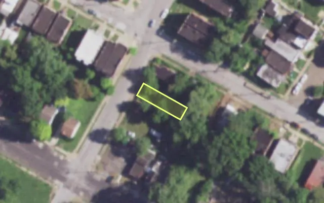 Aerial view of 4166 E WARNE AV — vacant lot, St. Louis with approximate parcel outline