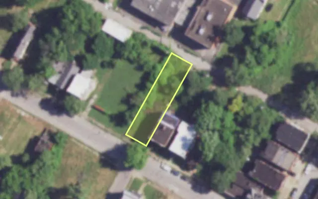 Aerial view of 4127 ASHLAND AV — vacant lot, St. Louis with approximate parcel outline