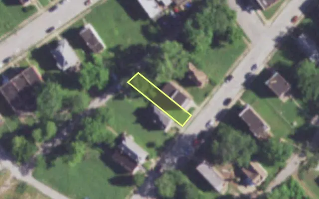 Aerial view of 2147 E WARNE AV — vacant lot, St. Louis with approximate parcel outline