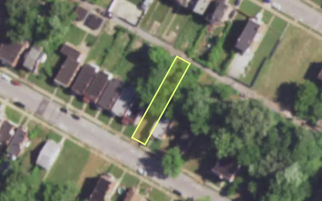 Aerial view of 4451 LABADIE AV — vacant lot, St. Louis with approximate parcel outline