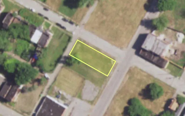Aerial view of 2525 N TAYLOR AV — vacant lot, St. Louis with approximate parcel outline