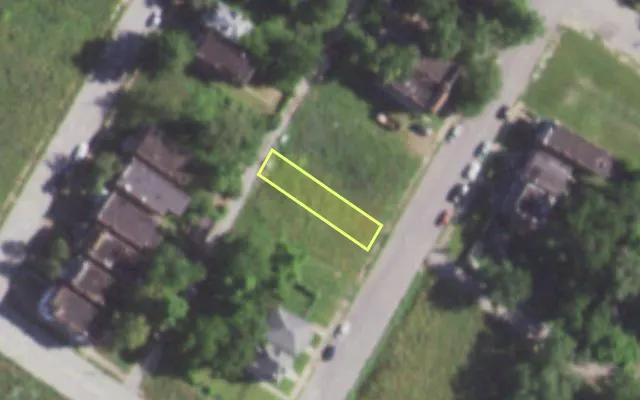 Aerial view of 1377 ARLINGTON AV — vacant lot, St. Louis with approximate parcel outline