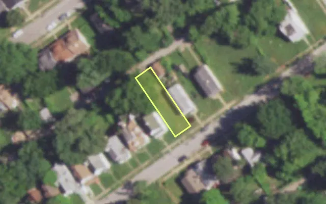 Aerial view of 4947 GENEVIEVE AV — vacant lot, St. Louis with approximate parcel outline