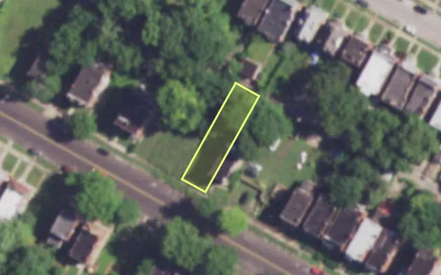Aerial view of 4237 ST LOUIS AV — vacant lot, St. Louis with approximate parcel outline