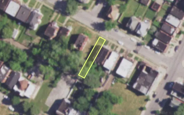 Aerial view of 4420 ASHLAND AV — vacant lot, St. Louis with approximate parcel outline