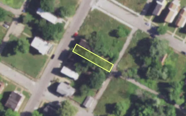 Aerial view of 1812 ANNIE MALONE DR — vacant lot, St. Louis with approximate parcel outline