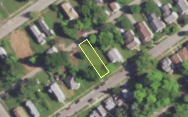 Aerial view of 4931 DAVISON AV — vacant lot, St. Louis with approximate parcel outline