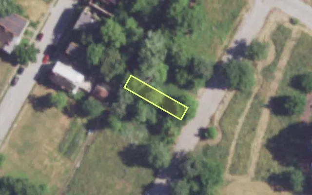 Aerial view of 1901 LAFLIN ST — vacant lot, St. Louis with approximate parcel outline